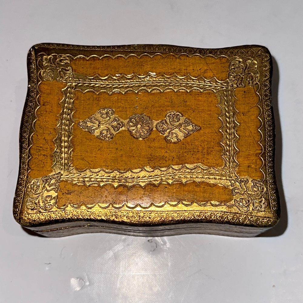 Vintage Italian florentine gold guilded wood trinket box, velvet interior.